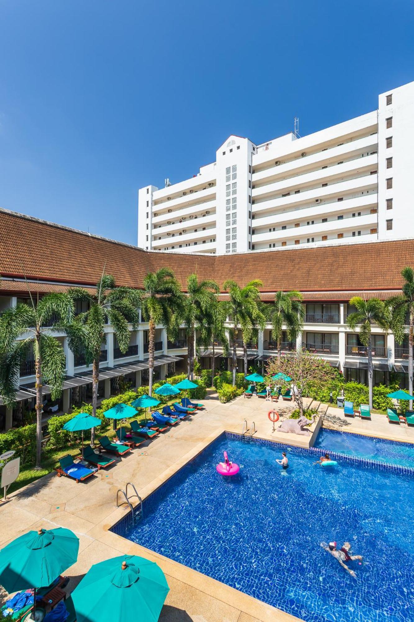 Deevana Patong Resort & Spa Exterior foto